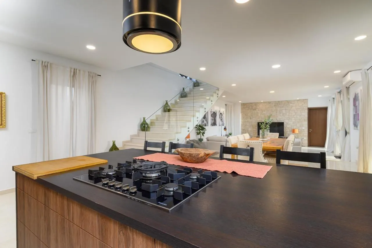 Villa Linnelle Seaview- Rovinj, Heated Pool Burići