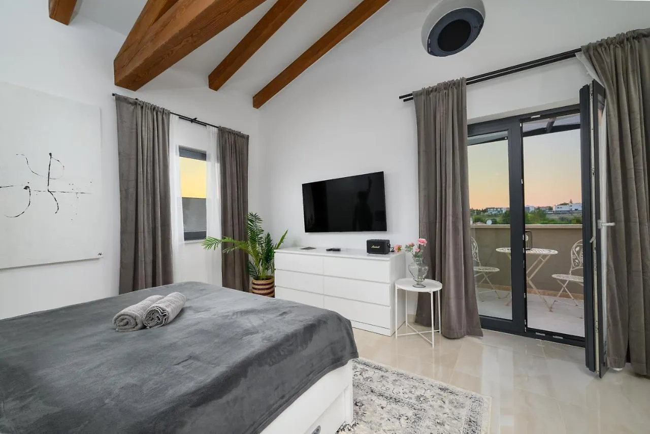 Villa Linnelle Seaview- Rovinj, Heated Pool Burići
